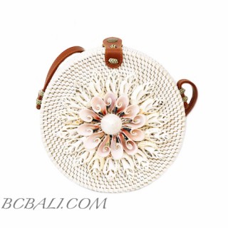 Handmade seashells deco circle bag round rattan